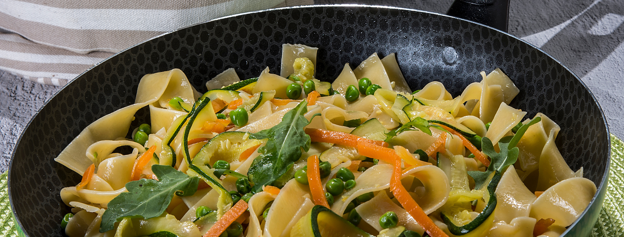 Come saltare la pasta in padella