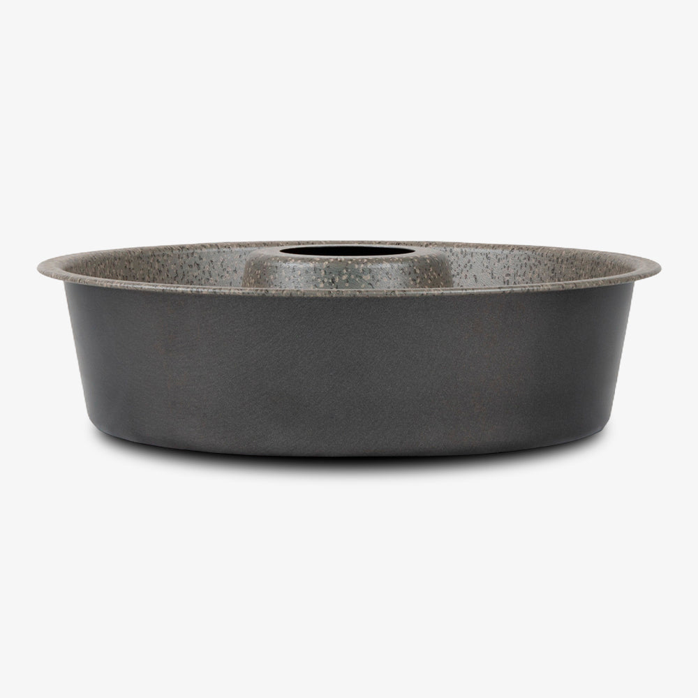 7-layer non-stick aluminum donut mold, PFOA-free, scratch-resistant, made in Italy.