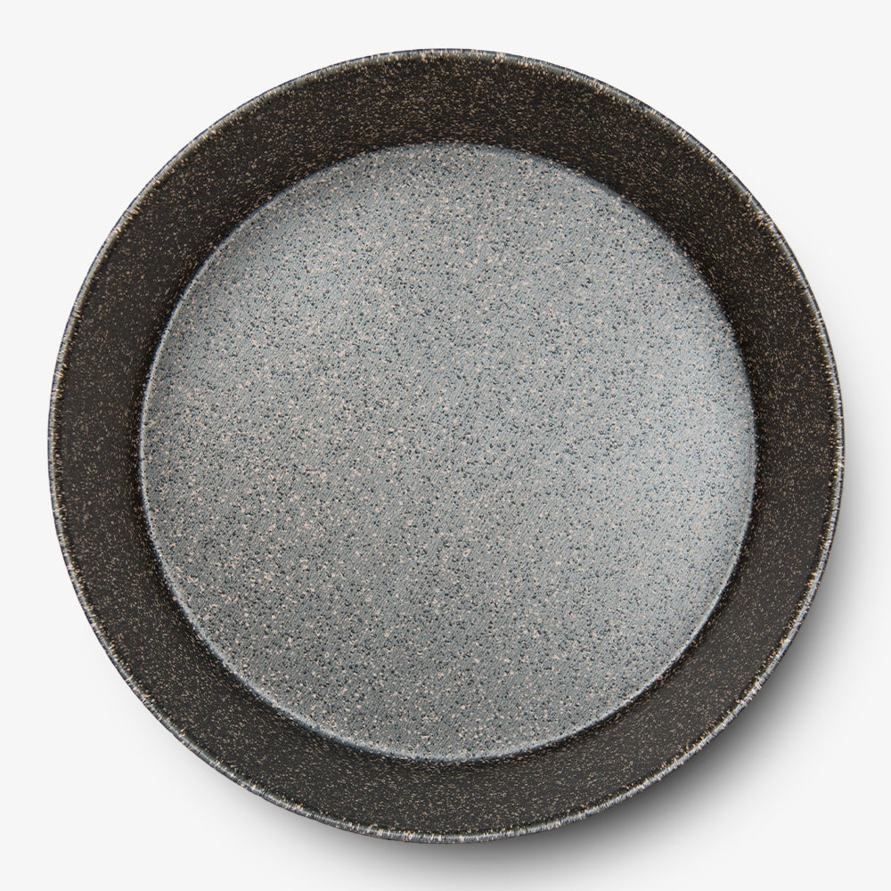 Round non-stick aluminum cake pan, 7 layers, PFOA free, scratch-resistant, made in Italy.