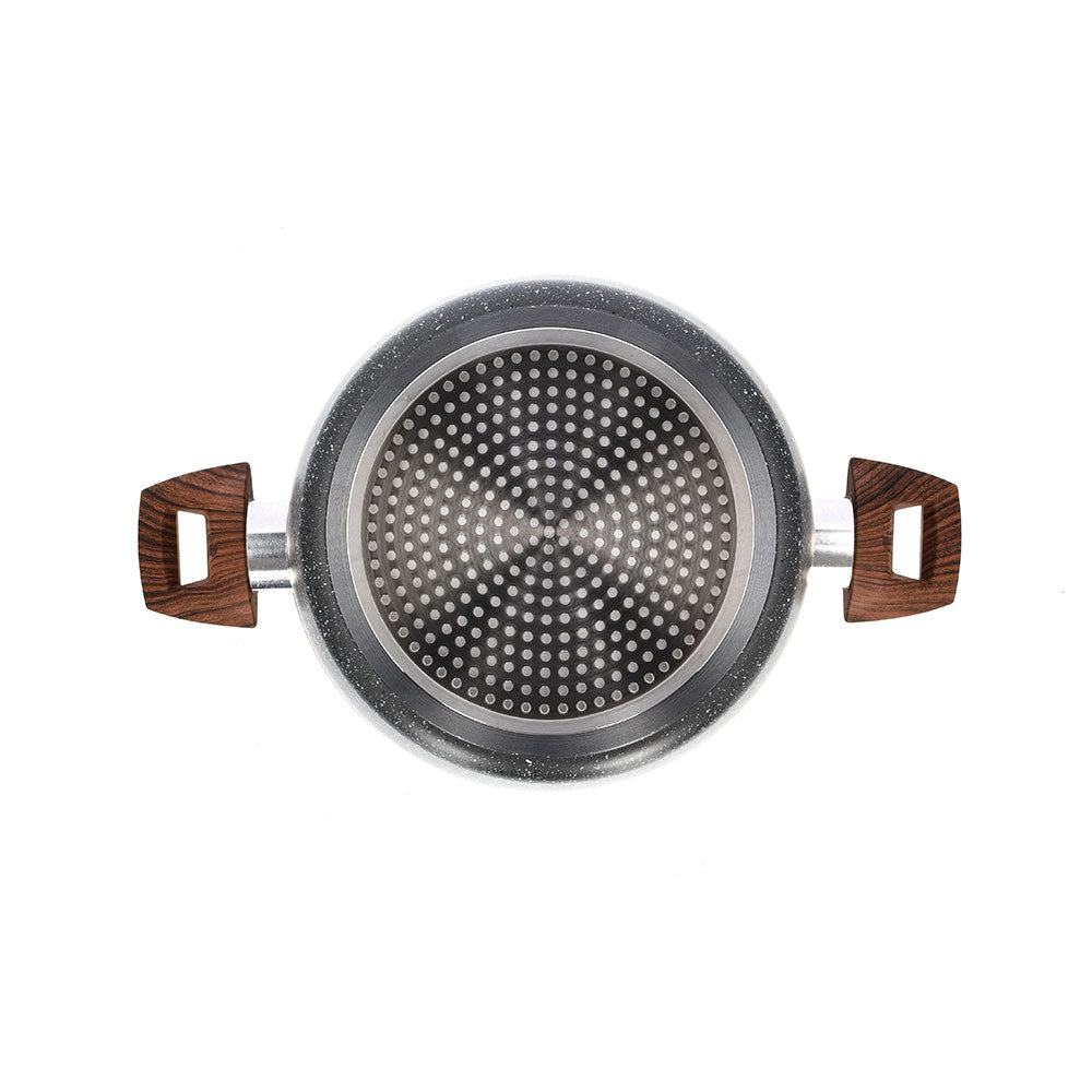 Induction pan with extra-resistant high thickness