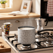 Antihaftbeschichteter Milchtopf mit Glasdeckel, handlich, PFOA-frei, kratzfestes Aluminium, praktisch, schnelles Kochen, hergestellt in Italien